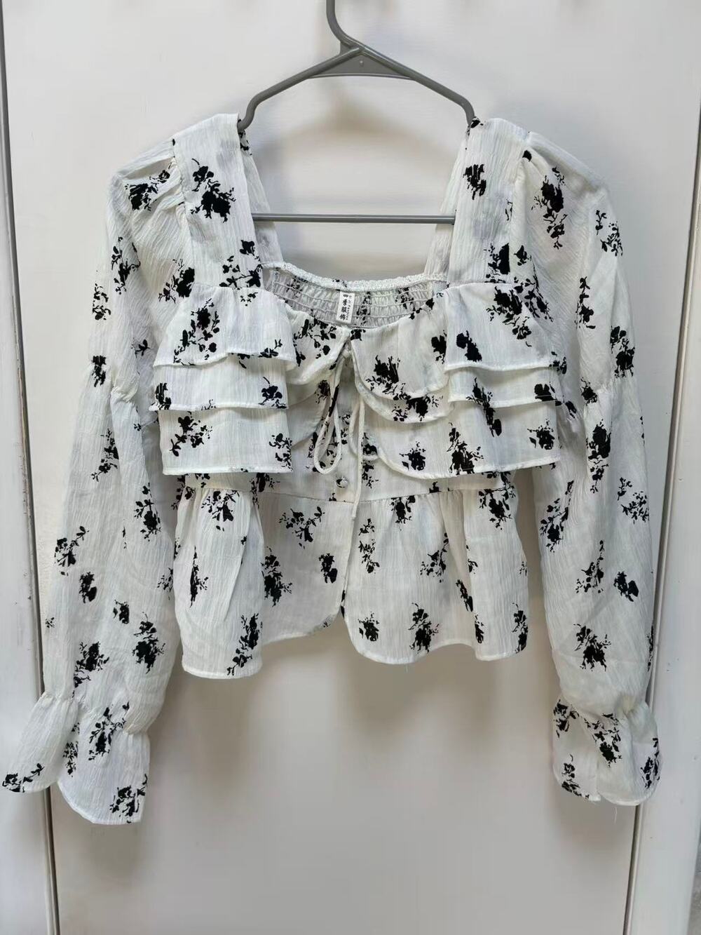Women's Floral Ruffle Cropped Top Blouse White Black Long Sleeve Square Neck XS